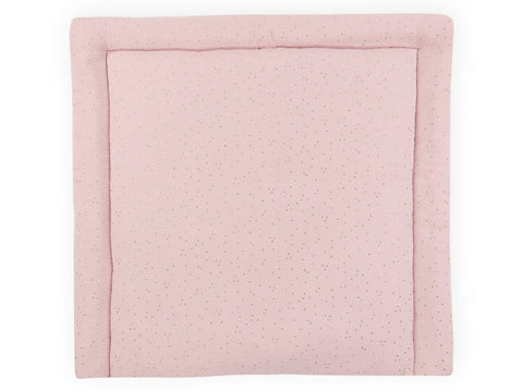 KraftKids Wickelauflage aus Musselin mit goldenen Punkten auf Rosa – Produktansicht