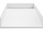 Der KraftKids Wickelaufsatz universal mit durchgehendem Boden bietet eine praktische Wickelfläche von 50 x 70 cm und ist als weißes, rechteckiges Aufsatz-Element mit erhöhten Seiten und Rücken vor weißem Hintergrund zu sehen.