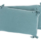 Zwei tealfarbene rechteckige KraftKids Bettumrandung Nestchen Musselin Kissen haben eine feine Struktur, weiße Paspeln und drei dekorative Seitenschleifen - ideal für die Kombination mit einem kuscheligen Musselin Baby Nest.