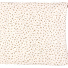 Der KraftKids Bezug für Wickeltischauflage Musselin Zweige braun ist ein cremefarbener, rechteckiger Bezug aus 100% Baumwolle mit einem dezenten braunen Ast- und Blattmuster auf weißem Hintergrund.